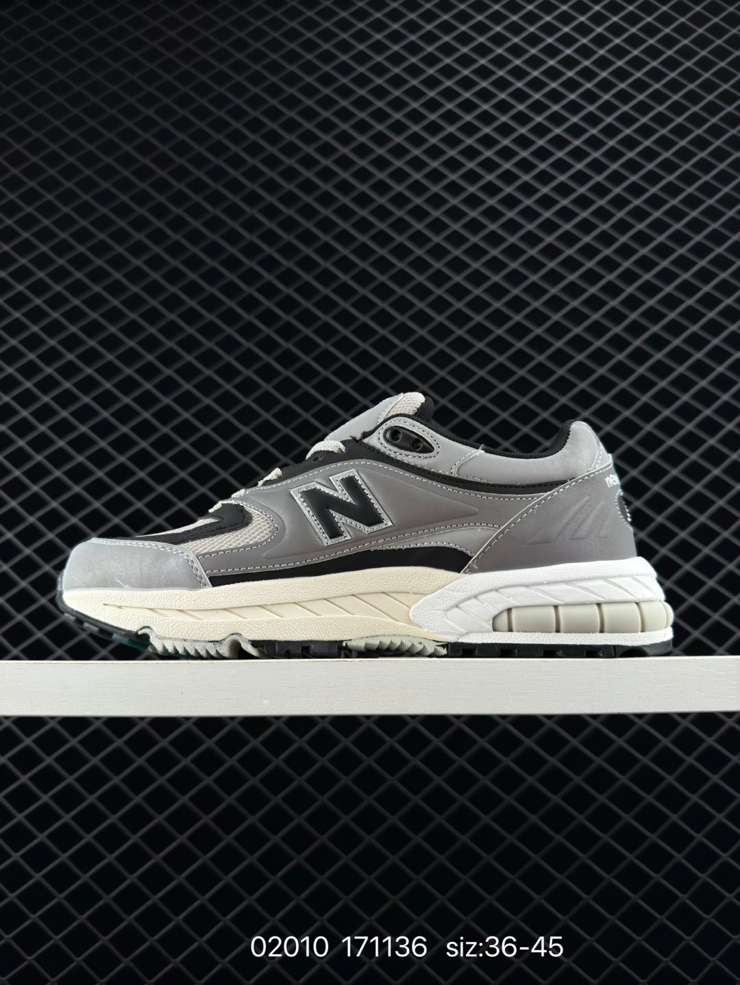 New Balance NB2000